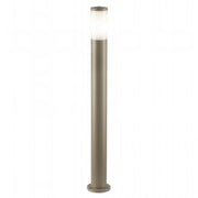 Lámpara exterior de aluminio fundido con difusor opalino de alta luminosidad en color gris topo