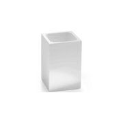 Porta cepillos de dientes en resina blanca brillante.