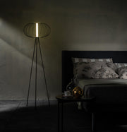 Lámpara de pie en acero con pantalla negra brillo 50x50x150h cm