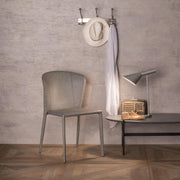 Silla polipiel y asiento gris claro 49x56x82h cm