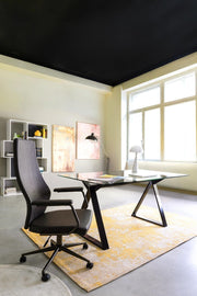 Sillón de oficina con respaldo alto en polipiel negra Jamie