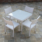 Mesa cuadrada de poliarattan blanco crema con cristal 90x90x77h cm