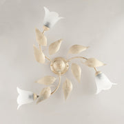 Lámpara de techo en hierro Ivory Gold tres luces Alabastro Blanco vidrios 67x h20 cm