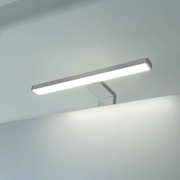 Lámpara LED cromada Atos para baño 5,6 watios