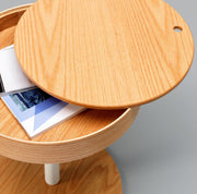 Mesa de centro de roble con tapa de madera y base de metal