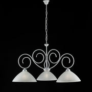 Lámpara de araña de hierro blanco shabby tres luces pantallas de cristal blanco 78x h54 cm