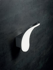 Lámpara de pared de aluminio fundido con difusor de resina opalina - 15W, 2300 lúmenes, 1050 lúmenes, 4000°K grafito