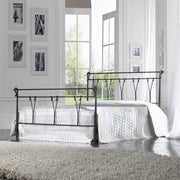 Cama doble de hierro con reposapiés PASTORAL negro 175x216x h116 cm