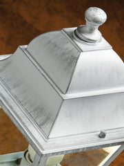 Palo telescópico de aluminio fundido con difusores de vidrio transparente - Altura máxima de las lámparas 170mm - Triángulo de fijación al suelo blanco plateado