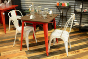 Mesa bristol de hierro rojo industrial urbano 70 x 70 cm