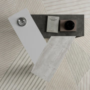 Mesa de salón Trio en color cemento blanco