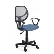 Silla de oficina azul con reposabrazos