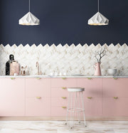 Taburete de bar blanco en madera de estilo natural