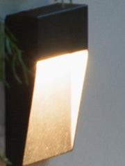 Luz de paso 3W Led 4000K linea geo cuadrada cafe