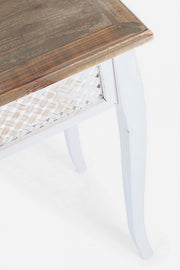 Conjunto de 3 consolas blancas en madera de estilo clásico.